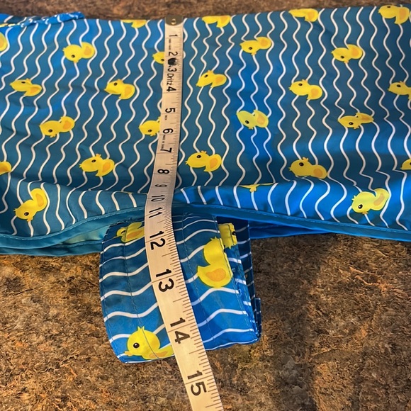 🐤🐾☔️🌦️NWOT Rubber Ducky Hooded Dog Adjustable Velcro Closure Raincoat 🐾💛💙 - Picture 4 of 12